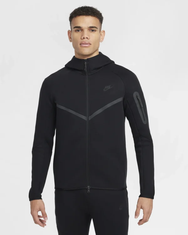NIKE TECH